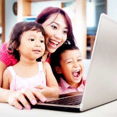 オンラインでドイツ語グループレッスンを受講する学習者